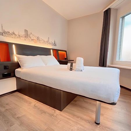 Easyhotel Zuerich Main Station Ngoại thất bức ảnh