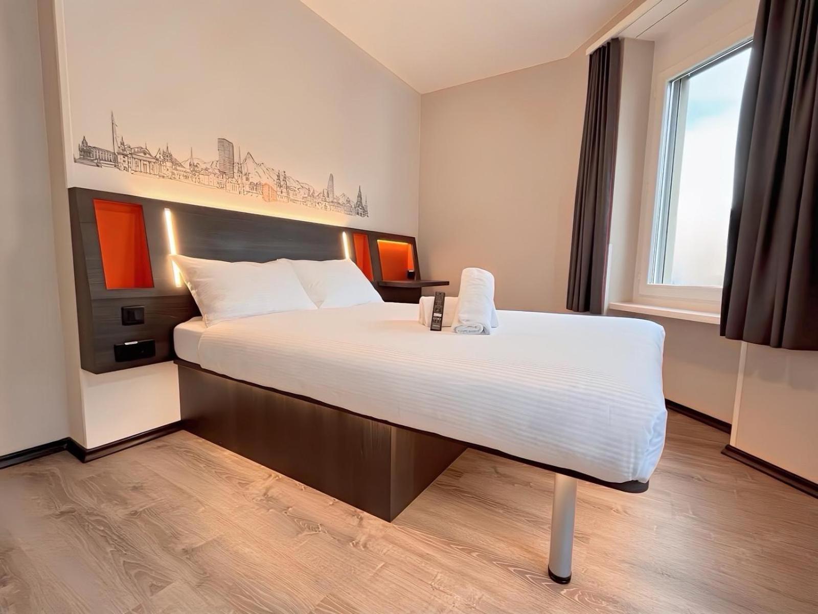 Easyhotel Zuerich Main Station Ngoại thất bức ảnh