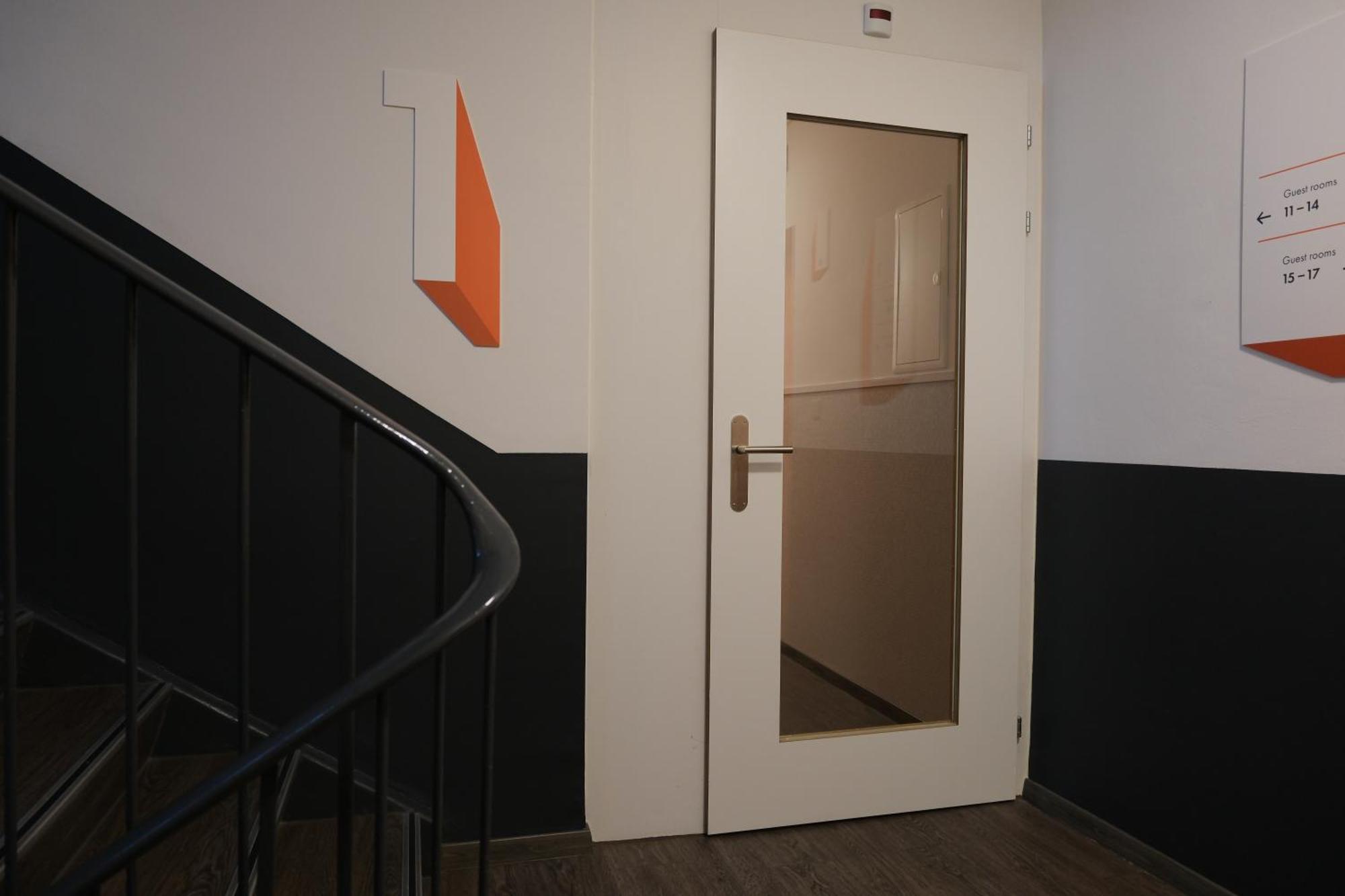 Easyhotel Zuerich Main Station Ngoại thất bức ảnh