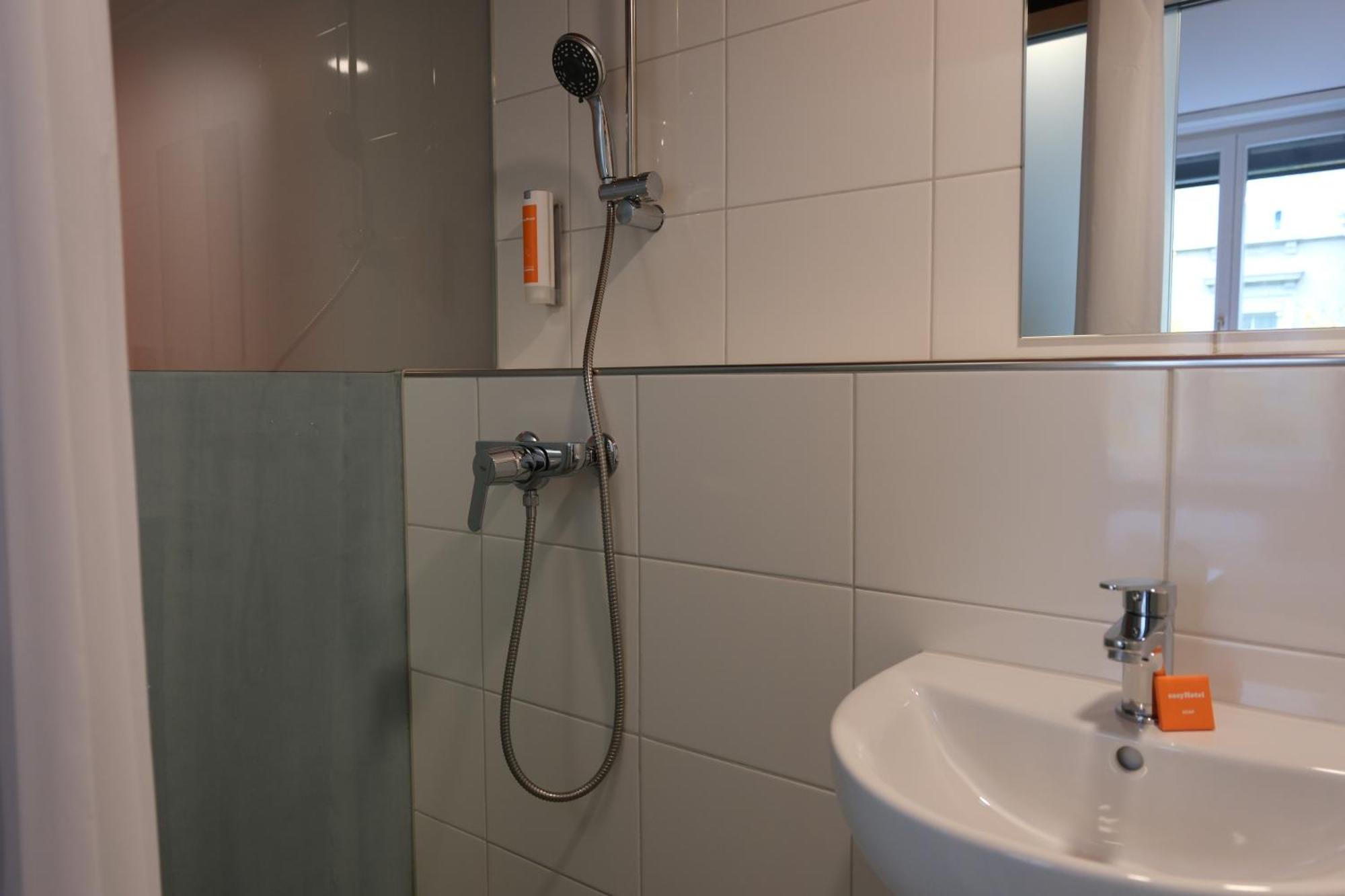 Easyhotel Zuerich Main Station Phòng bức ảnh