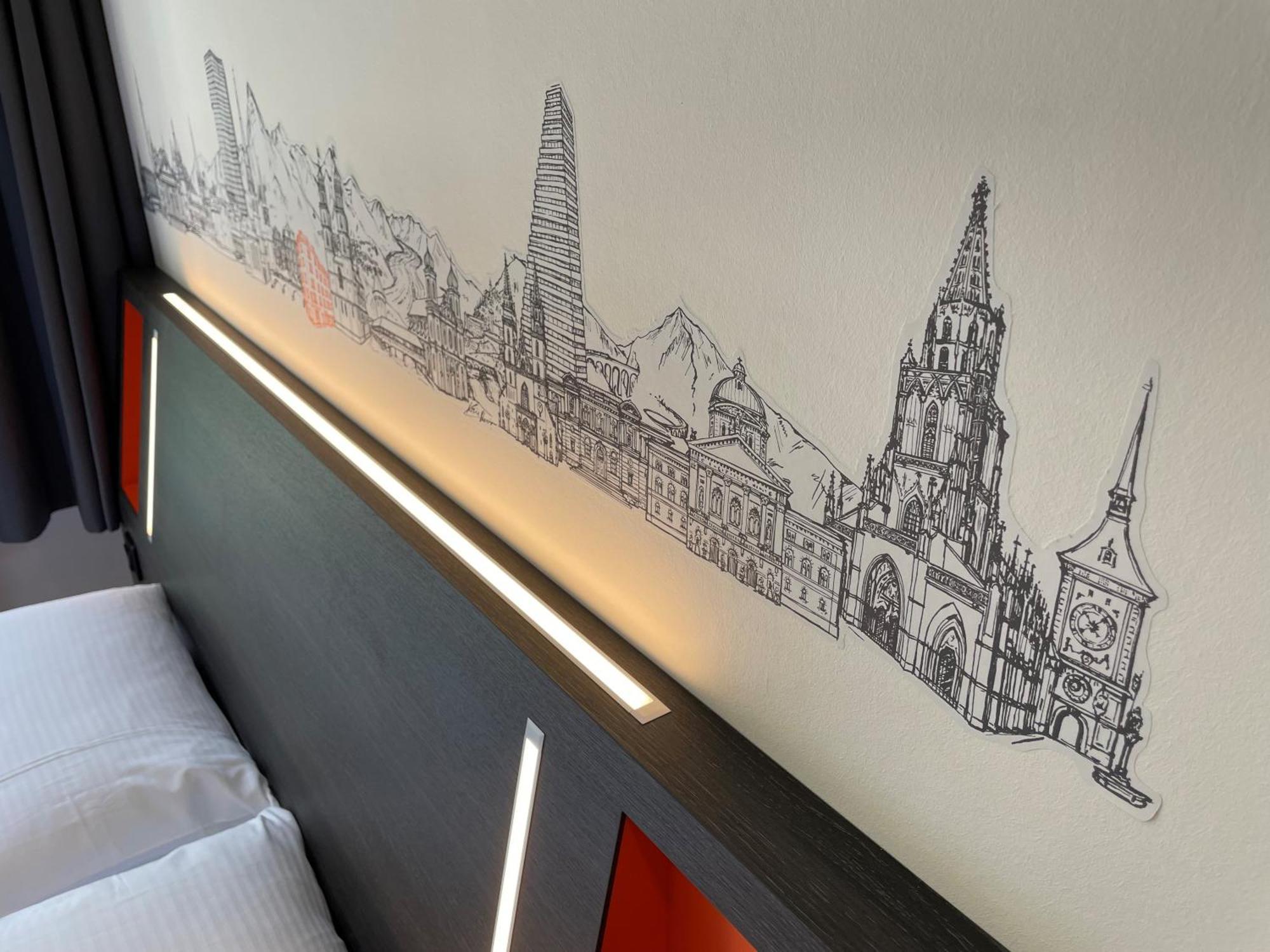 Easyhotel Zuerich Main Station Ngoại thất bức ảnh