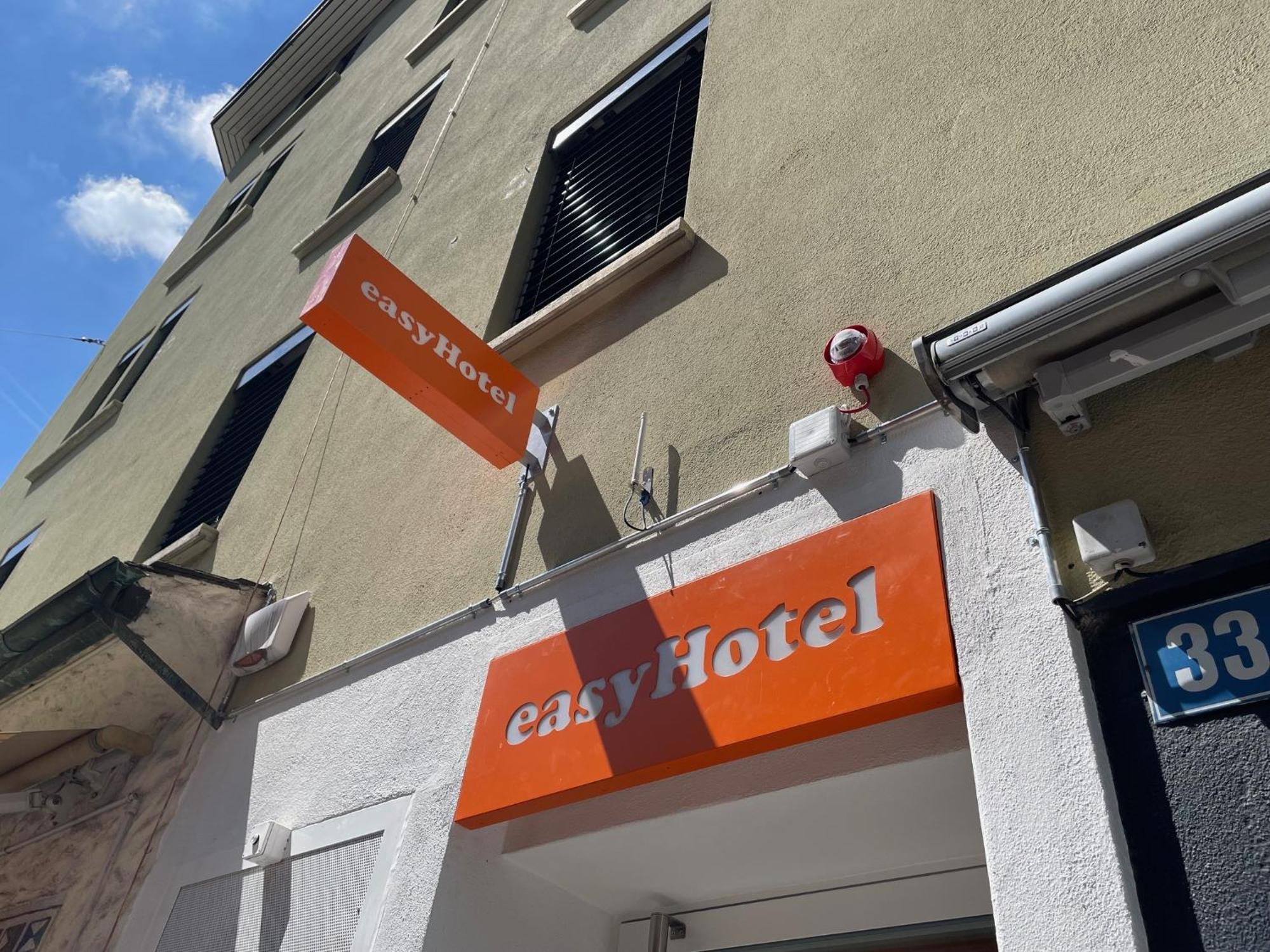 Easyhotel Zuerich Main Station Ngoại thất bức ảnh