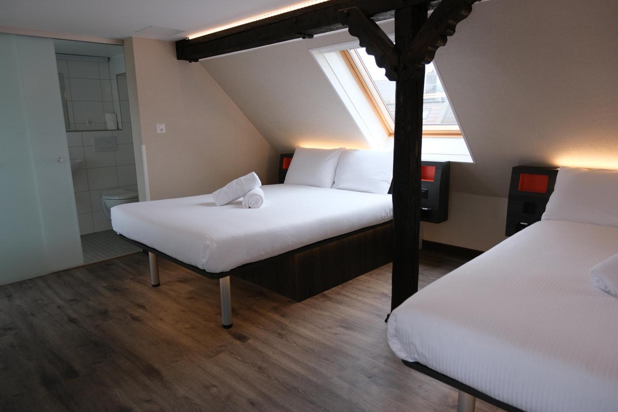 Easyhotel Zuerich Main Station Ngoại thất bức ảnh